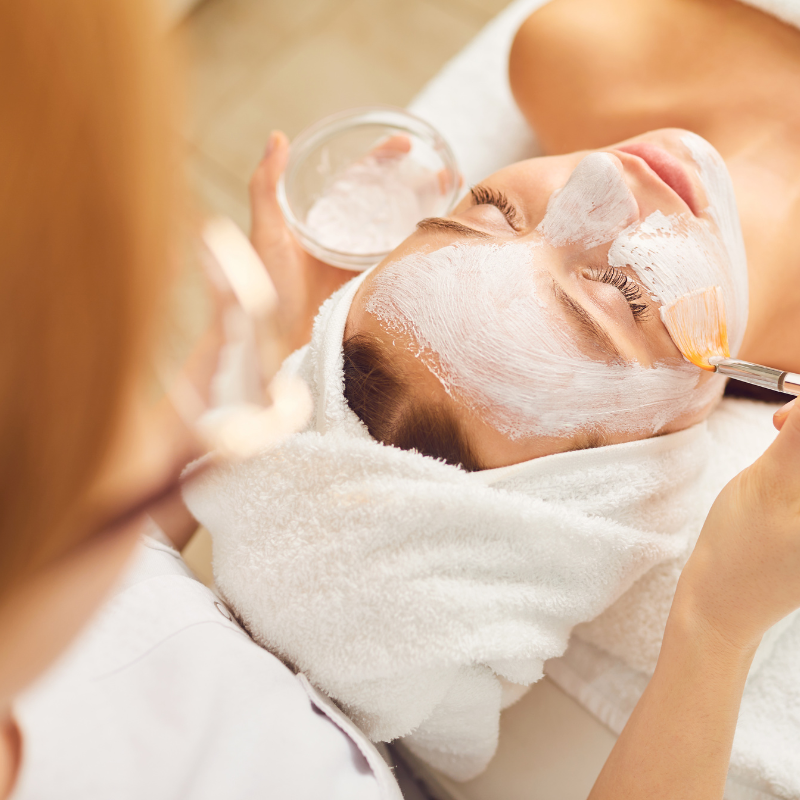 Giường spa chân sắt: Lựa chọn thông minh cho spa hiện đại Giường spa chân sắt kết hợp giữa giá thành hợp lý và độ bền cao, là giải pháp hoàn hảo cho nhiều chủ spa. Dù không quá sang trọng, nhưng tính tiện dụng, dễ vệ sinh, dễ di chuyển khiến loại giường này được đánh giá cao. Với những spa muốn tiết kiệm chi phí mà vẫn đảm bảo chất lượng dịch vụ, giường spa chân sắt chắc chắn là sự lựa chọn thông minh và hiệu quả. 👉 Đầu tư đúng loại giường spa ngay từ đầu sẽ giúp spa nâng cao trải nghiệm khách hàng, đồng thời tối ưu ngân sách vận hành trong dài hạn.