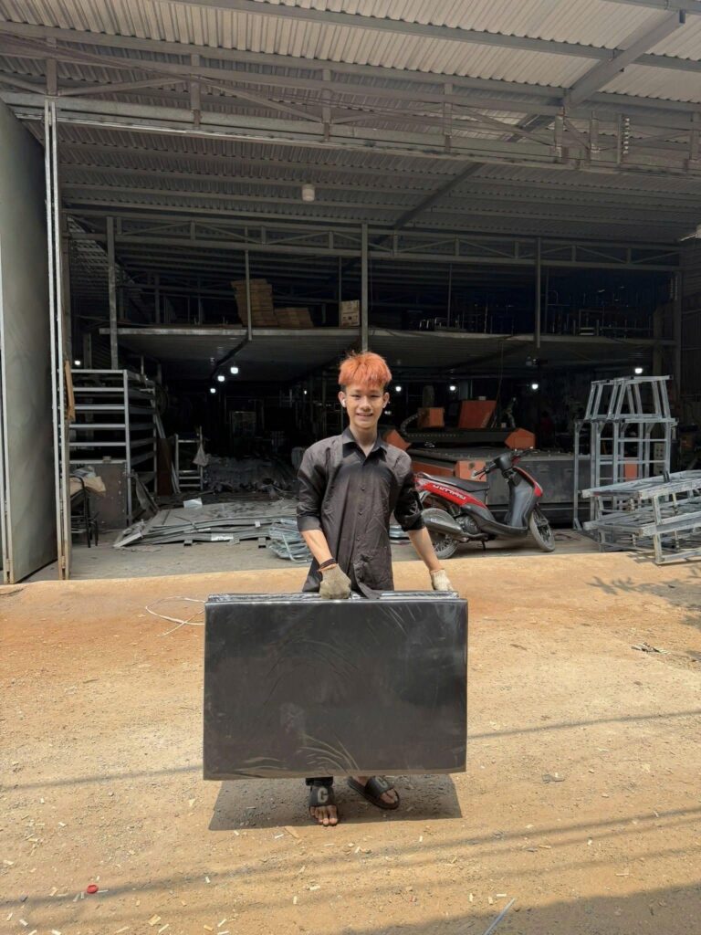giường vali chân sắt sơn tĩnh điện